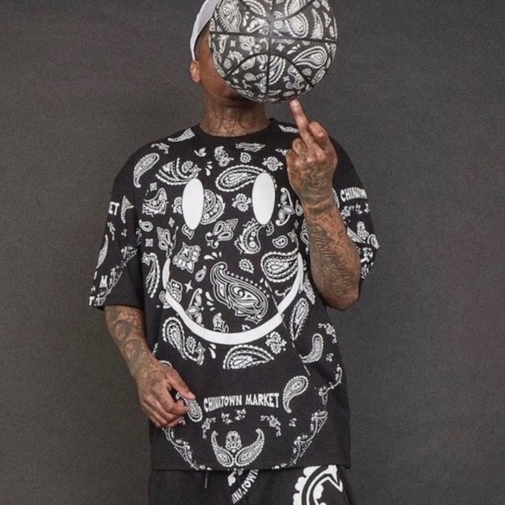 NWT CHINATOWN MARKET SMILEY x YG 4HUNNID PAISLEY BLACK T-SHIRT Small